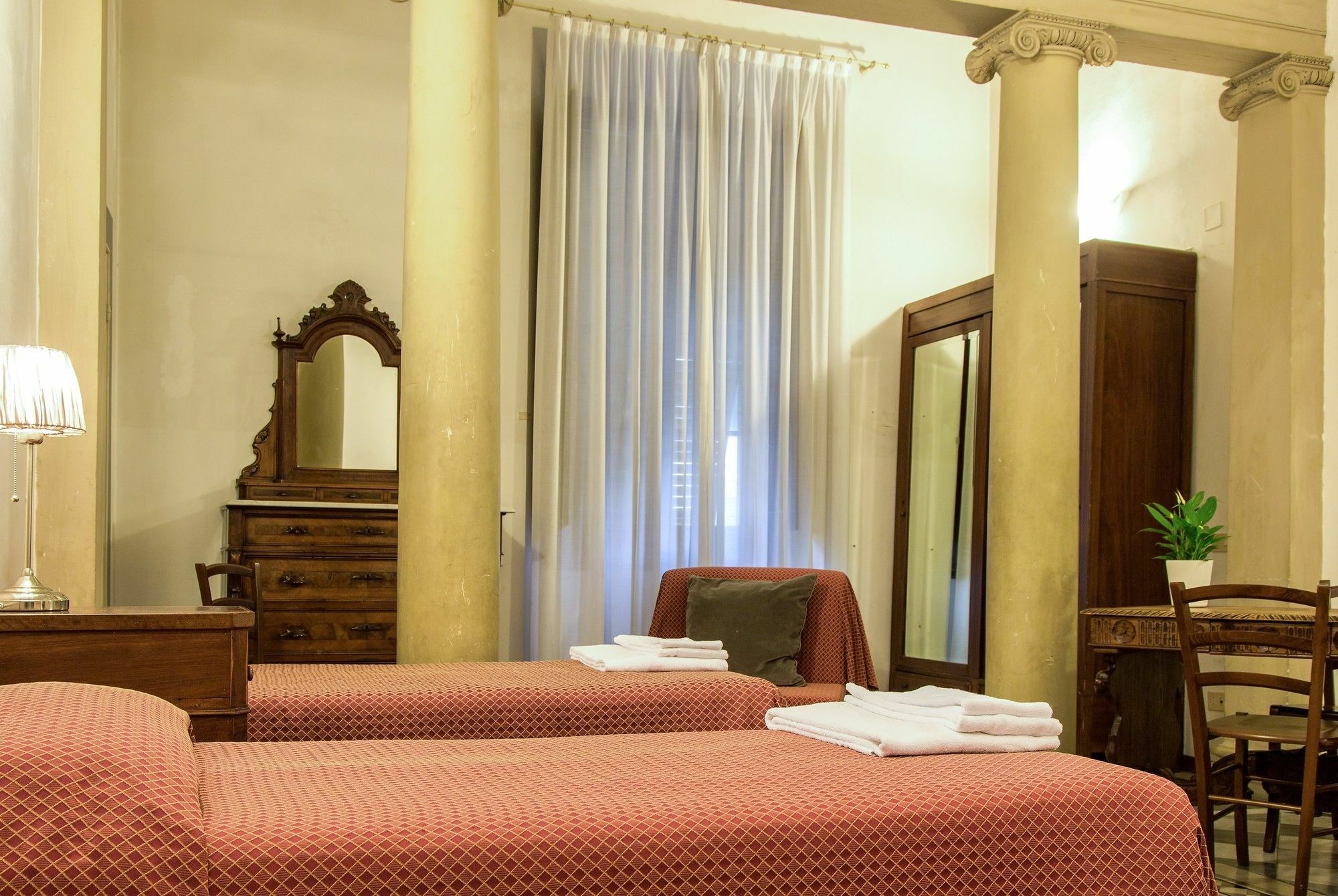 Casa Santo Nome Di Gesu Hotel Florencia